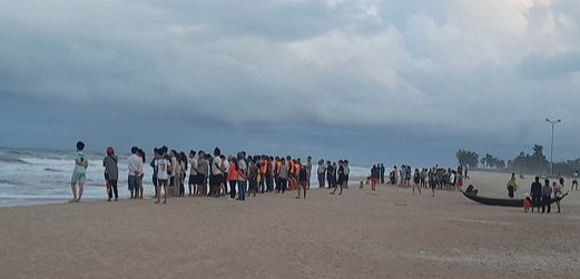 Khu vực bãi tắm nam sinh viên gặp nạn. Khu vực bãi tắm nam sinh viên gặp nạn.