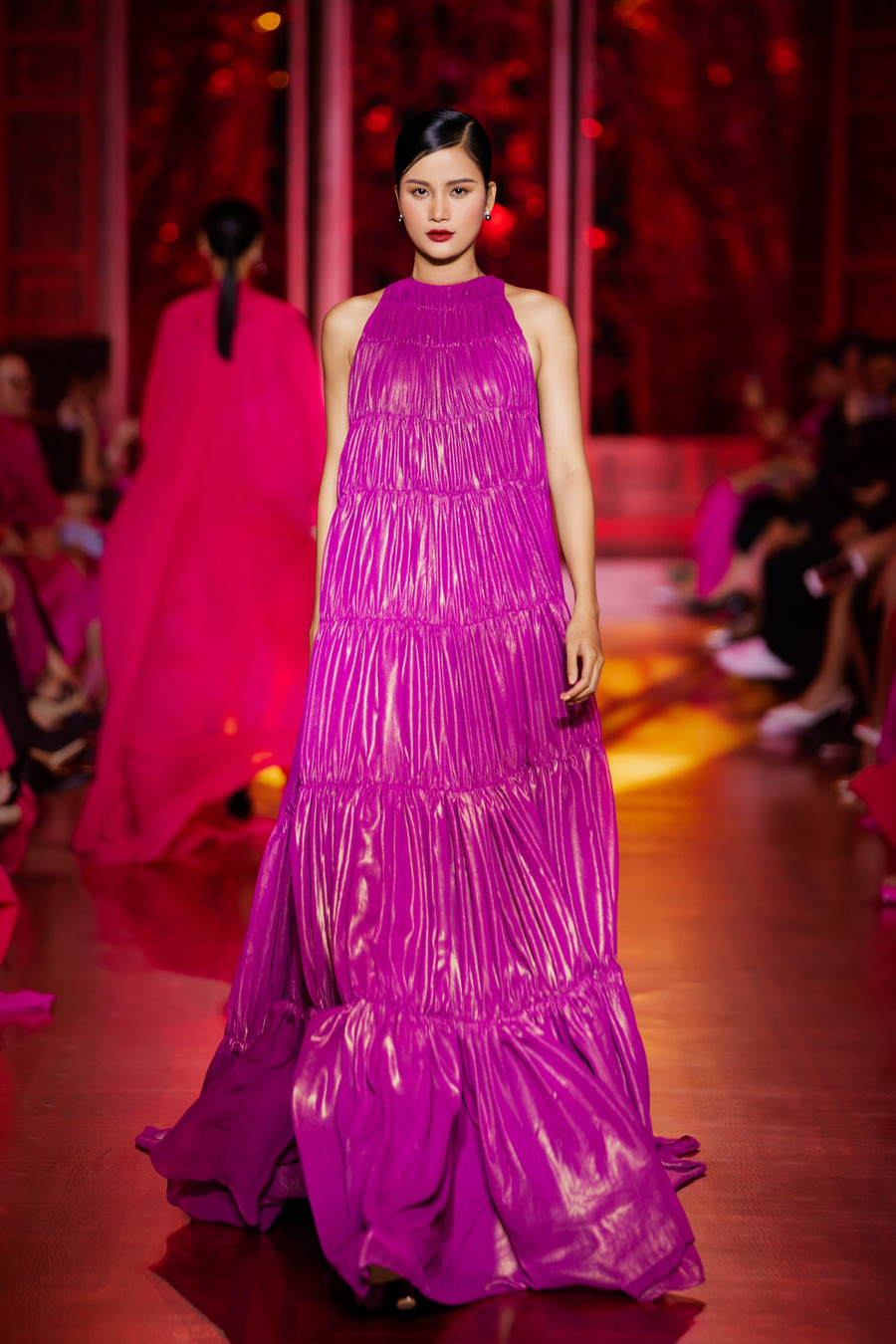 Hiện tại, không chỉ trình diễn thời trang, Hương Ly còn là gương mặt quảng bá của nhiều nhãn hàng thời trang và làm đẹp bên cạnh việc phát triển thương hiệu thời trang bền vững mang tên Trần Hùng mà cô nắm giữ vai trò nhà đồng sáng lập.