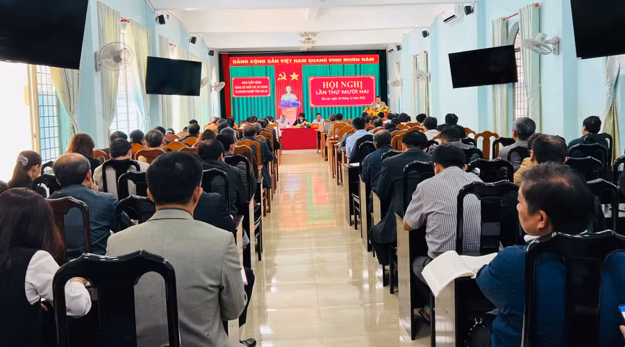 Ban Chấp hành Đảng bộ Khối các Cơ quan và Doanh nghiệp tỉnh tổ chức hội nghị lần thứ 12. Ảnh: Phan Lài