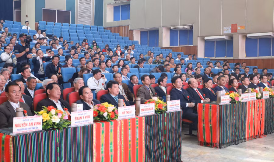 Đại biểu tham dự tại hội nghị