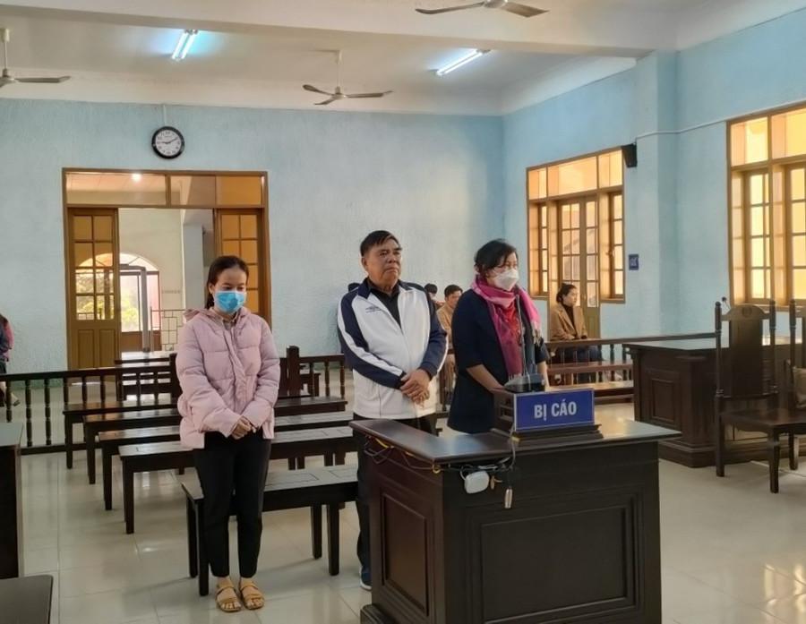 3 bị cáo tại phiên tòa.Ảnh:R'Ô HOK