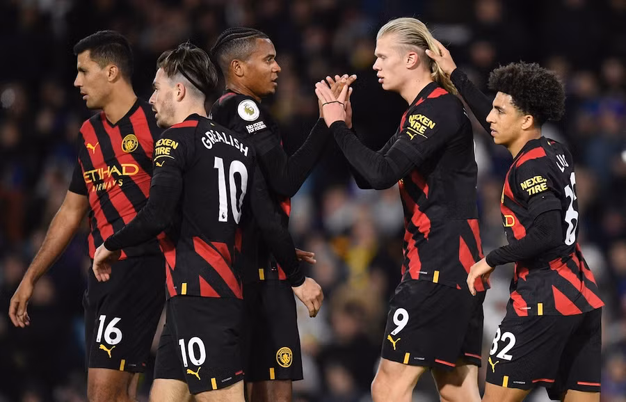 Haaland (số 9) đã không ăn mừng bàn thắng vào lưới đội bóng ở nơi mình được sinh ra. Ảnh: AFP