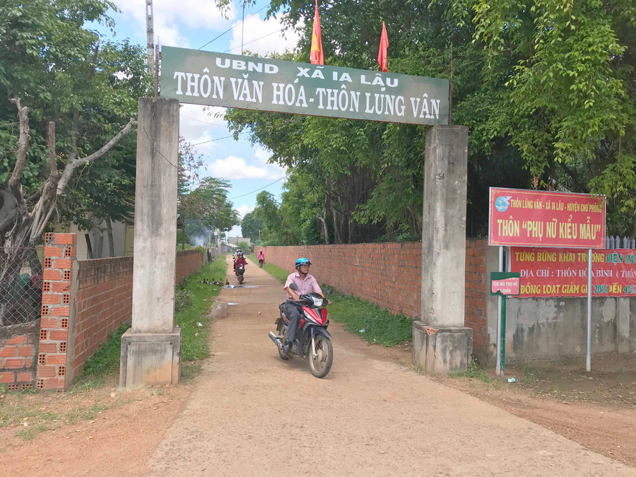 Đường giao thông ở thôn Lũng Vân (xã Ia Lâu, huyện Chư Prông) đã được bê tông hóa. Ảnh: Nguyễn Hồng