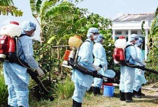 Phun hóa chất khử khuẩn môi trường Phun hóa chất khử khuẩn môi trường