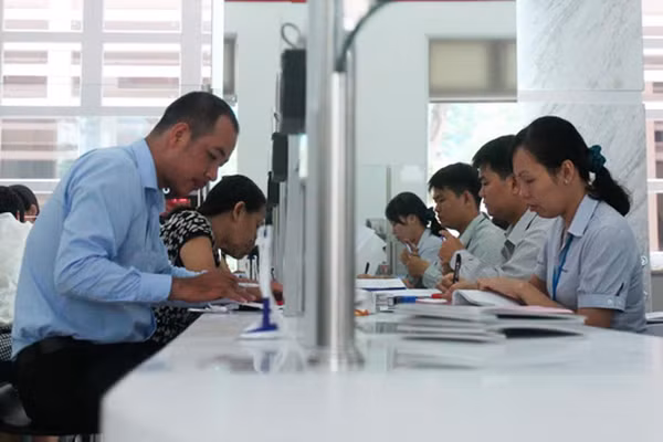 Từ ngày 15-11, công chức làm việc phải được giao đủ khối lượng công việc để thực hiện theo thời gian lao động quy định