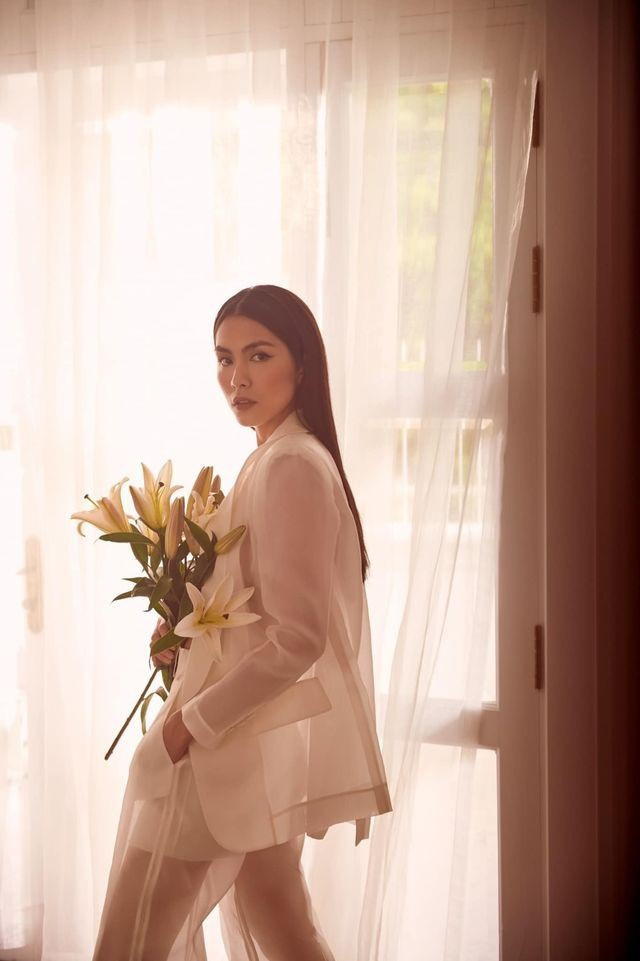 Tung bộ ảnh mới, cô truyền tải thông điệp về phái đẹp. Ảnh: NSCC