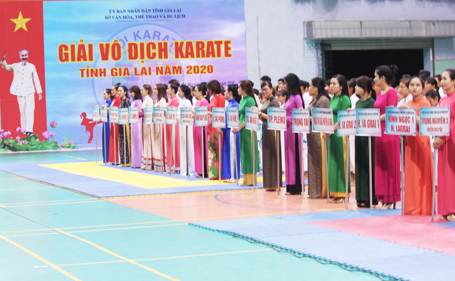 Giải đấu quy tụ 340 vận động viên tham gia tranh tài. Ảnh: Hoành Sơn Giải đấu quy tụ 340 vận động viên tham gia tranh tài. Ảnh: Hoành Sơn