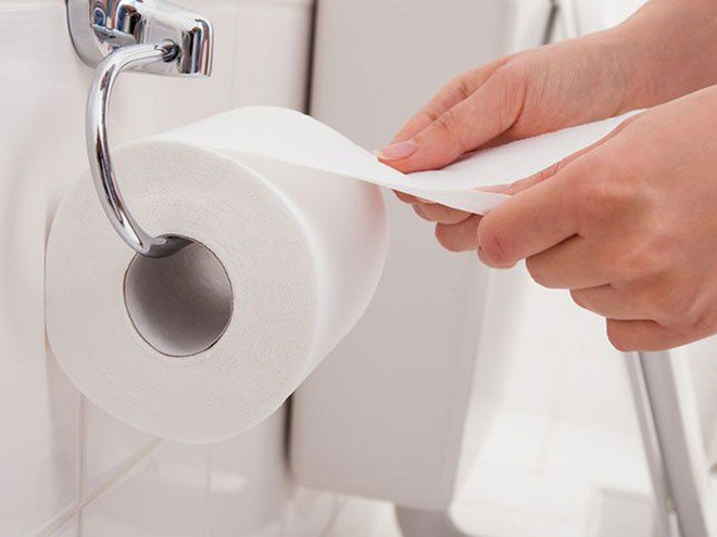 Táo bón hoặc tiêu chảy kéo dài hơn 1 tuần có thể cho thấy sự hiện diện của polyp đại tràng, có thể phát triển thành ung thư trên niêm mạc ruột già ẢNH MINH HỌA: SHUTTERSTOCK