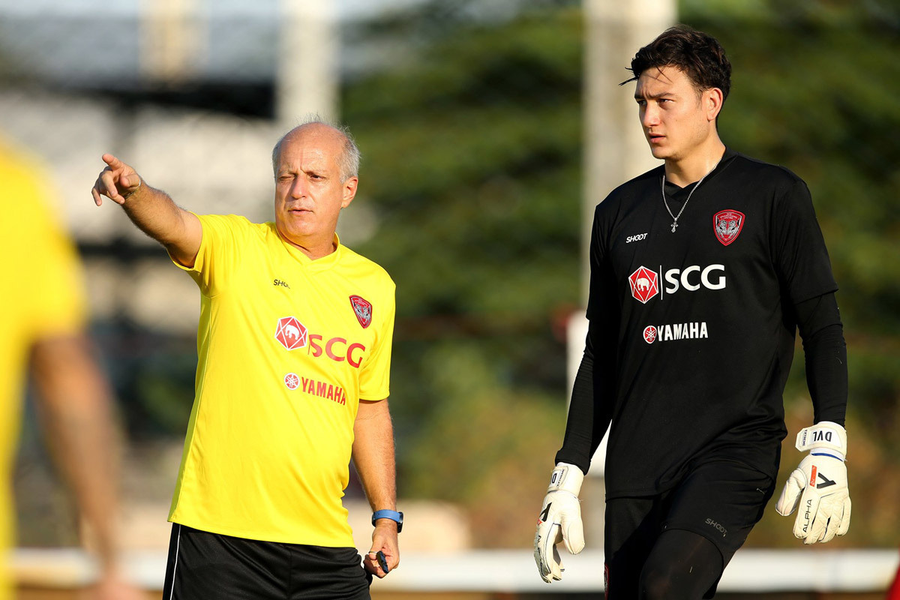 HLV Gama ra đi có thể khiến vị trí của Đặng Văn Lâm bị ảnh hưởng