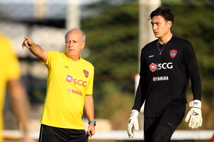 HLV Gama ra đi có thể khiến vị trí của Đặng Văn Lâm bị ảnh hưởng