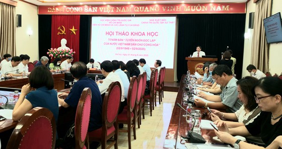 Quang cảnh buổi hội thảo