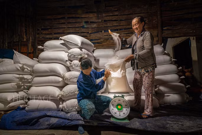  Một trong những tác phẩm của Bộ ảnh 