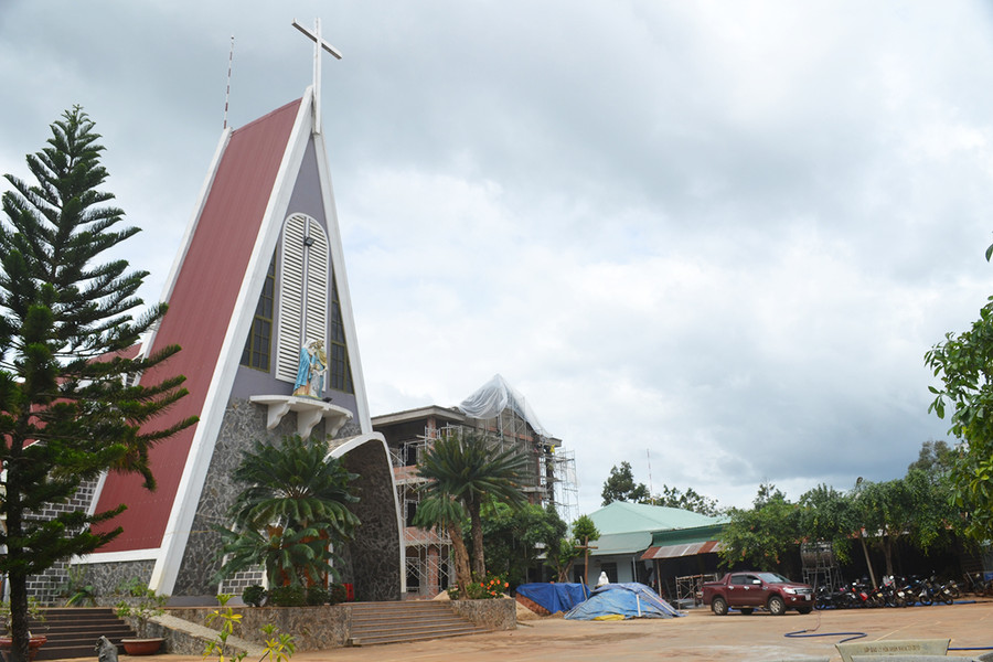  Giáo xứ Lệ Chí và một góc xã Nam Yang, huyện Đak Đoa. Ảnh: Hoàng Cư