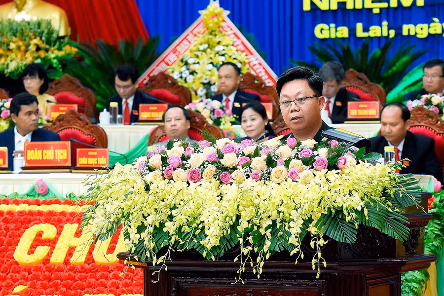 Đại biểu Lê Tuấn Hiền-Phó Bí thư Đảng ủy, Chính ủy Bộ Chỉ huy Quân sự tỉnh. Ảnh: Đức Thụy