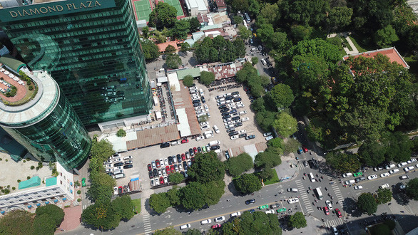 Khu đất vàng số 8-12 Lê Duẩn có ba mặt tiền đường nằm ở trung tâm TP.HCM - Ảnh: QUANG ĐỊNH