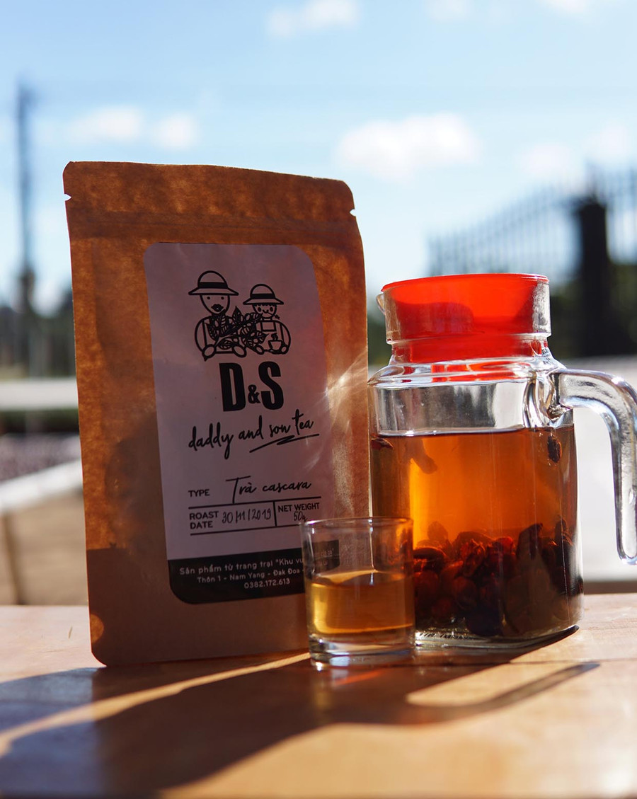 Được làm từ những hạt cà phê Robusta chín mọng ngọt ngào, trà hoa cà phê dành cho những ai yêu mến cà phê và thích trải nghiệm mới lạ. Ảnh: Sơn Ca Được làm từ những hạt cà phê Robusta chín mọng ngọt ngào, trà hoa cà phê dành cho những ai yêu mến cà phê và thích trải nghiệm mới lạ