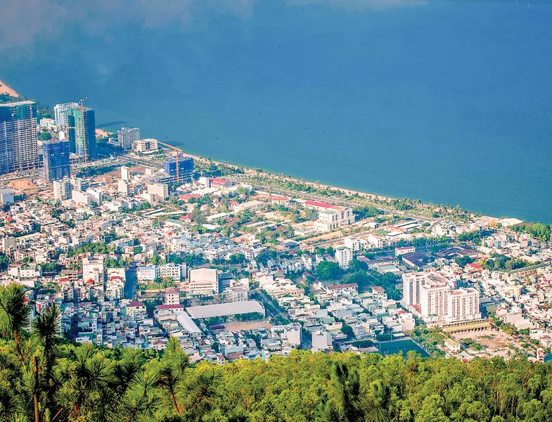  Một góc TP. Quy Nhơn (Bình Định).