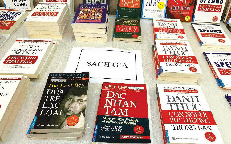 Sách giả các đầu sách của First News - Trí Việt. Ảnh: First News - Trí Việt. Sách giả các đầu sách của First News - Trí Việt. Ảnh: First News - Trí Việt.