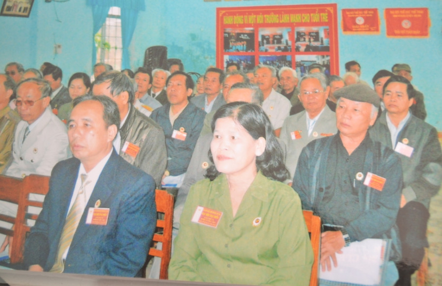 Những cán bộ, hội viên của Hội CCB phường Tây Sơn, TP Pleiku có nhiều thành tích, được tuyên dương, khen thưởng. Ảnh: Hoàng Cư