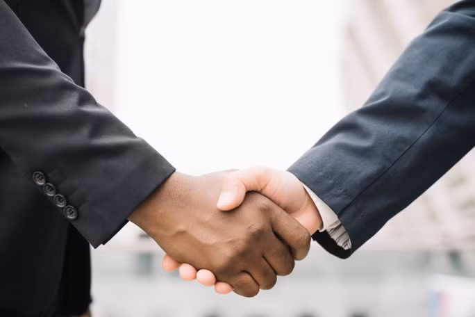 Cái bắt tay quá yếu ớt có thể là dấu hiệu cảnh báo bệnh tiểu đường - ảnh minh họa từ Internet