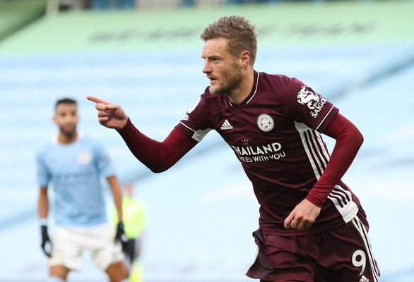Vardy ăn mừng bàn thắng thứ 3 vào lưới Man City - Ảnh: REUTERS  Vardy ăn mừng bàn thắng thứ 3 vào lưới Man City - Ảnh: REUTERS