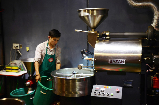 Rang xay cà phê tại một cơ sở chế biến ở TP.Gia Nghĩa (Đăk Nông). Ảnh: TTXVN