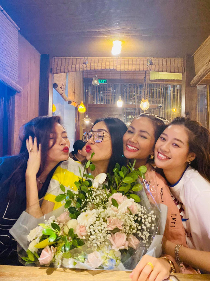 Hội bạn thân của H'hen Niê toàn các hoa hậu