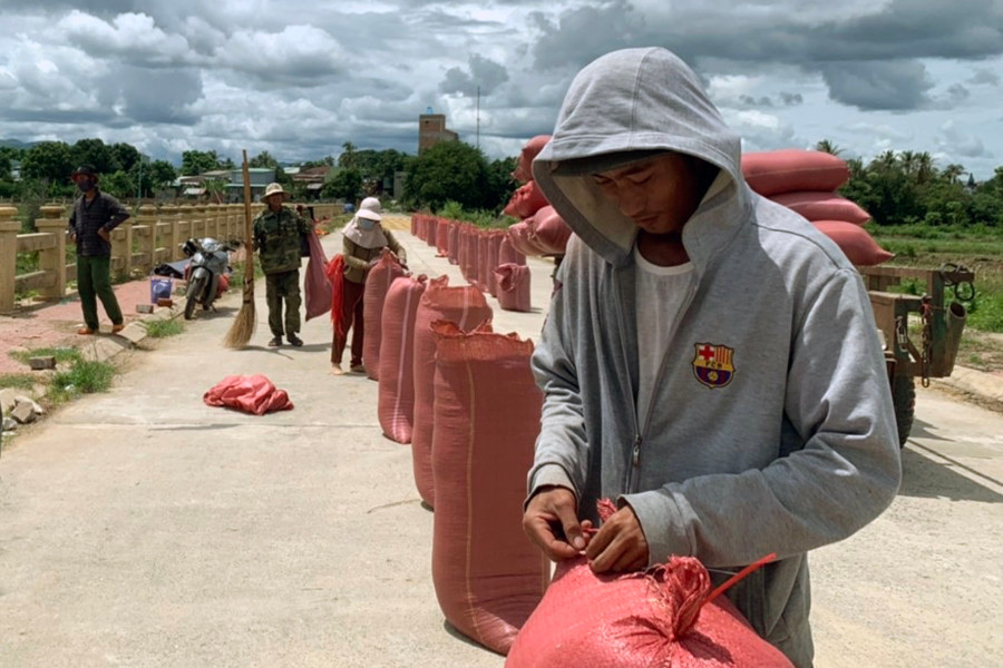 Không khí hăng say lao động bao trùm các xã, phường tại thị xã Ayun Pa. Ảnh: Vũ Chi