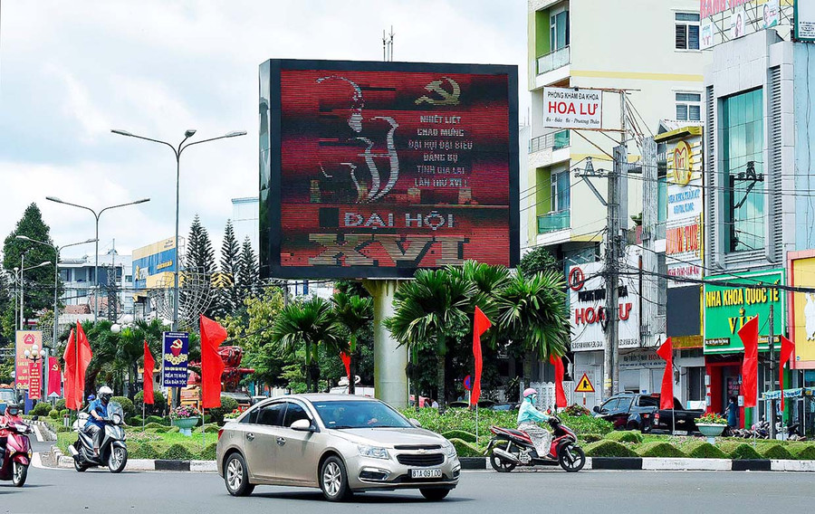 Diện mạo đô thị Pleiku ngày càng khang trang, hiện đại. Ảnh: Đức Thụy Hy vọng, với tiềm năng, nội lực hiện có cùng với sự quan tâm của tỉnh và trung ương, Pleiku sẽ sớm trở thành trung tâm của “vùng động lực khu vực Tây Nguyên” và là đô thị thông minh, vì sức khỏe. Ảnh: Đức Thụy