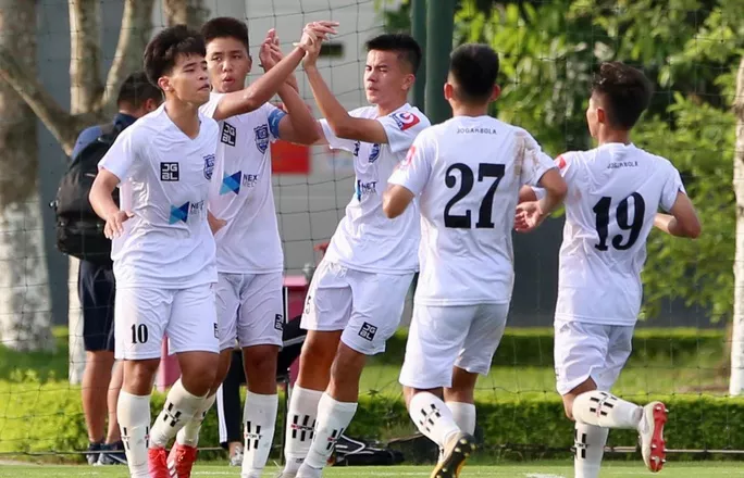U17 NutiFood JMG sẽ so tài cùng U17 HAGL ở trận bán kết Giải U17 quốc gia chiều 25-9