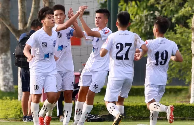 U17 NutiFood JMG sẽ so tài cùng U17 HAGL ở trận bán kết Giải U17 quốc gia chiều 25-9