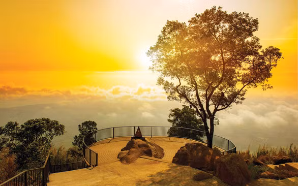 Trên đỉnh núi Bà Đen