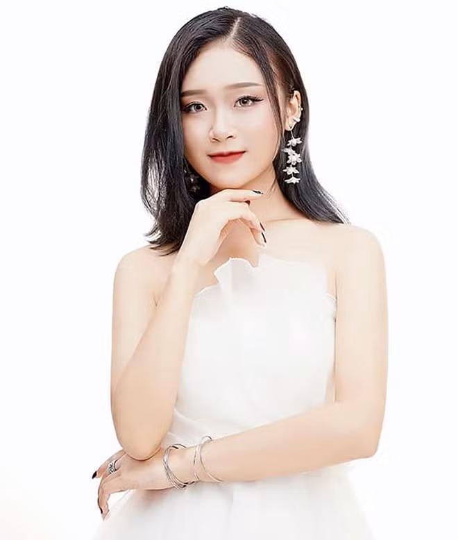 Phạm Linh Phương tiếp tục thử sức với các sân chơi âm nhạc. Cô bé vừa giành vé vào vòng bán kết cuộc thi Giọng hát hay Hà Nội 2020 ẢNH: NVCC