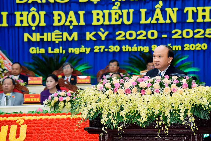 Nguyễn Đình Tiến-Bí thư Đảng ủy Khối các Cơ quan và Doanh nghiệp tham gia thảo luận. Ảnh: Đức Thụy