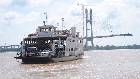 Những chuyến phà miền Tây gắn bó với bốn thế hệ gia đình anh Nguyễn Nhựt Sơn - Ảnh: THÀNH NHƠN