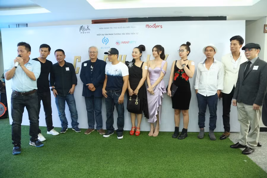 Êkip phim ngắn tương tác 