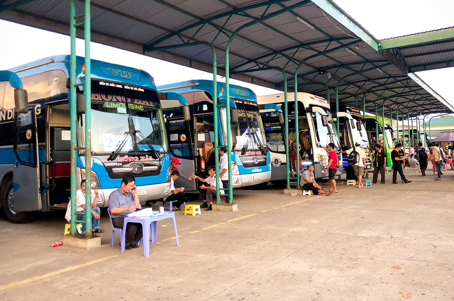  Lượng khách tại Bến xe Đức Long Gia Lai hiện đang đông dần lên. Ảnh: Lê Hòa