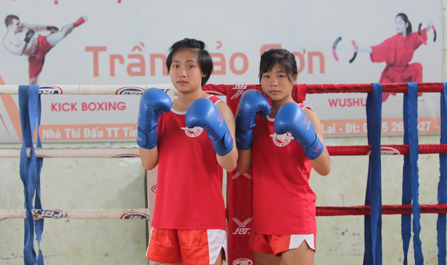 2 võ sĩ Lê Thị Nhi và Nguyễn Thị Thùy Linh. Ảnh: Hoành Sơn