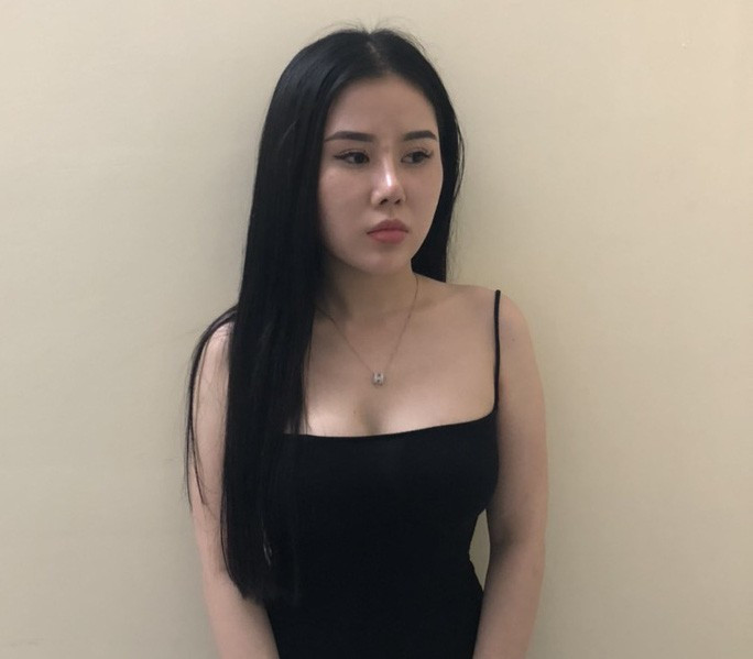 "Hotgirl" Vũ Thị Vân Anh tại cơ quan công an
