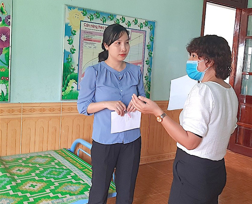 Đoàn tiến hành kiểm tra tại Trường Mầm non 18/4 thuộc Công ty 72 (Binh đoàn 15) đóng chân trên địa bàn xã Ia Pnôn, huyện Đức Cơ. Ảnh: Mộc Trà Đoàn tiến hành kiểm tra tại Trường Mầm non 18 4 thuộc Công ty 72 (Binh đoàn 15) đóng chân trên địa bàn xã Ia Pnôn, huyện Đức Cơ. Ảnh: Mộc Trà