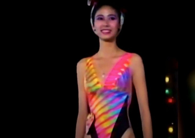 Mặc dù chất lượng video kém nhưng người hâm mộ vô cùng thích thú khi nhận ra sắc vóc nổi bật của Hà Kiều Anh từ thời trẻ ẢNH: CHỤP MÀN HÌNH