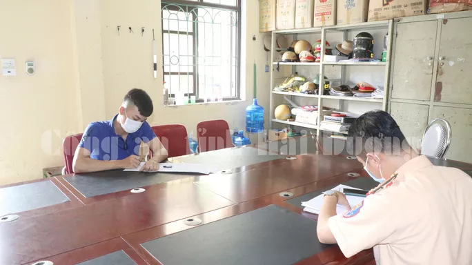 Nguyễn Ngọc S. tại cơ quan Công an - Ảnh: Công an tỉnh Hải Dương