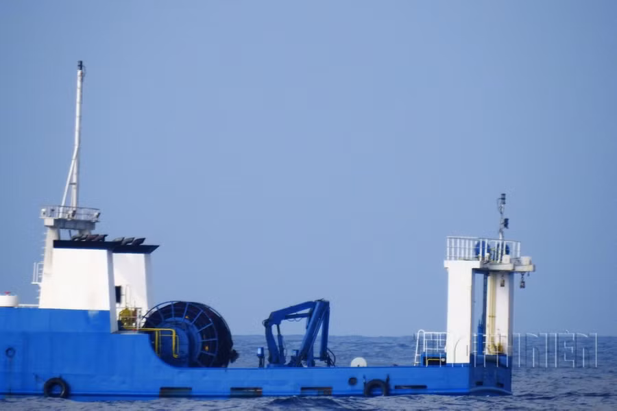 Thiết bị hỗ trợ dầu khí chuyên dụng ở boong sau Quỳnh Tam Sa Ngư 00010 ẢNH: MAI THANH HẢI