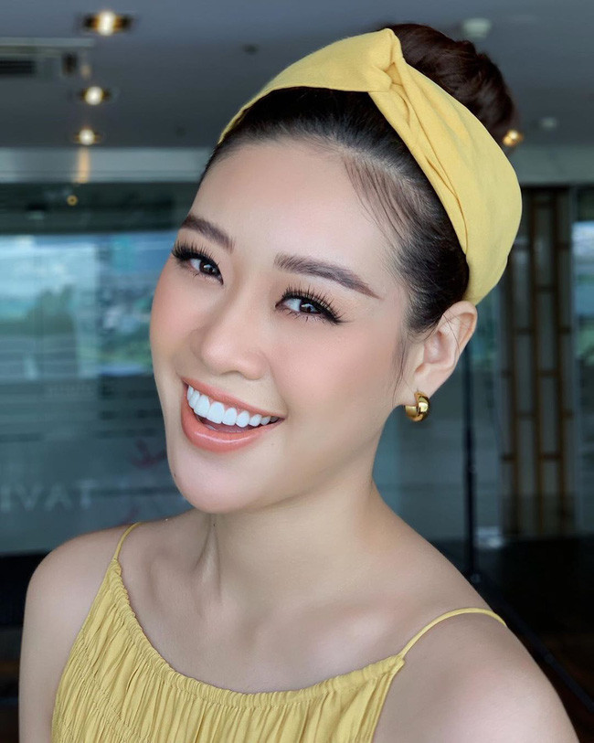 Hoa hậu Khánh Vân rạng rỡ: “Ngọt ngào cuối tuần”.