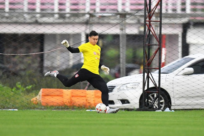 Văn Lâm trong buổi tập gần nhất cùng CLB Muangthong United, sẵn sàng cho vòng 7 Thai League MUANGTHONG UNITED
