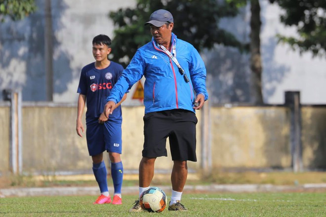 HLV Trần Minh Chiến tự tin tạo bất ngờ trước CLB TP.HCM BR-VT