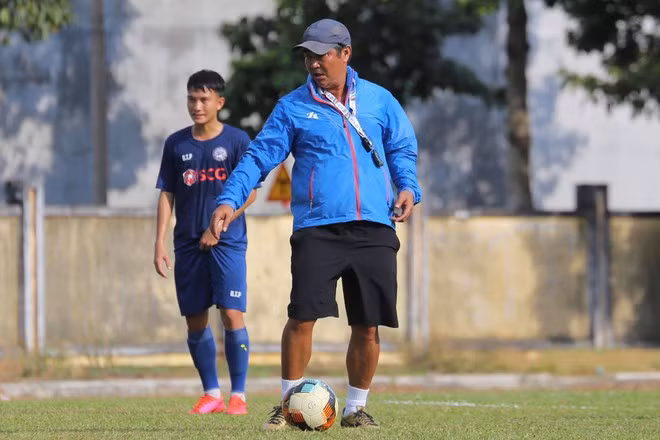 HLV Trần Minh Chiến tự tin tạo bất ngờ trước CLB TP.HCM BR-VT