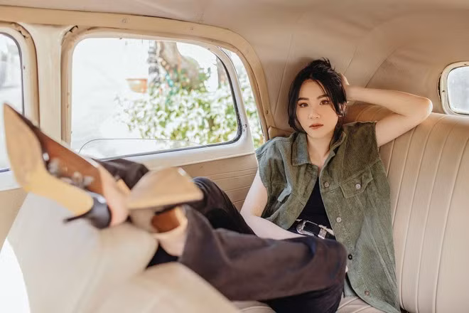 Những thiết kế được nữ MC lựa chọn giúp tôn lên sự cá tính, khác với vẻ dịu dàng khi xuất hiện trên truyền hình ẢNH: NVCC