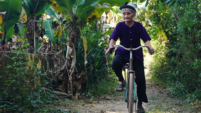 Hành động xin thoát nghèo của cụ Mơ khiến nhiều người xúc động - Ảnh Minh Hải Hành động xin thoát nghèo của cụ Mơ khiến nhiều người xúc động - Ảnh Minh Hải