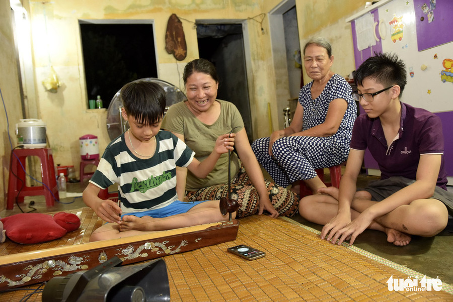 Cả nhà đều ủng hộ Thanh theo niềm đam mê cổ nhạc